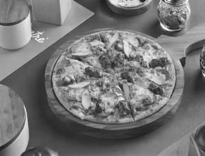 California Chicken Pizza