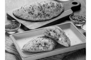 Paneer Tikka Stuffed Garlic Bread