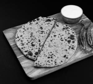 Aloo Paratha With Curd