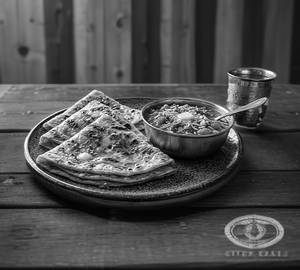 Sevtameta Nu Sak And Jeera Paratha With Onion