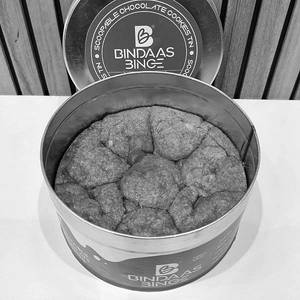 Scoopable Hazelnut Chocolate Cookie Tin