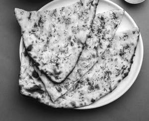 Masala Kulcha [1 Piece]