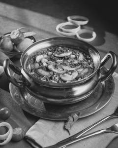 Palak Chironji & Mushroom Tadka