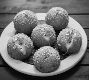Cheese potato ball