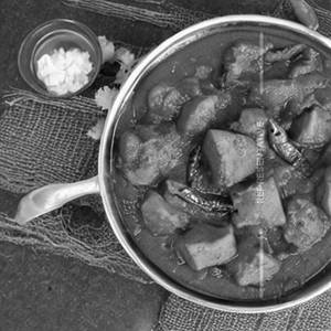 Aloo matar rasedar