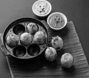 Veg  Rawa Appam