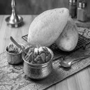 Chole Bhature (2 Pcs) with Gulab Jamun (1 pcs)