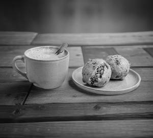 Ginger Tea + Aloo Bada 2 Pcs