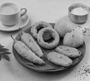 Assorted Bajji [8 Pieces]