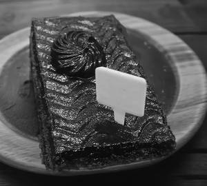 Choco nuts pastry  [100 gram]