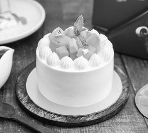 Fresh Mango Cream Cake (Eggless, 450  Grams]