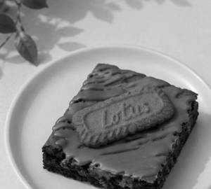 Eggless biscoff brownie  [one piece]