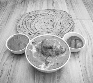 Butter Paneer With 2 Lakhnowi Parantha