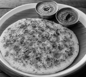 Veg Loaded UTTAPAM WITH CHUTNEY