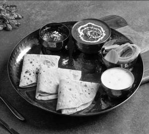 Dal Makhani Roti Combo