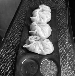 Steamed momo pork