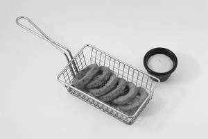 Crispy Onion Rings Basket