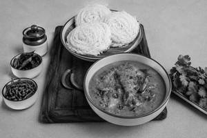 Idiyappam With Chicken Curry