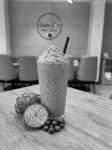 Dragon Fruit Blueberry Shake