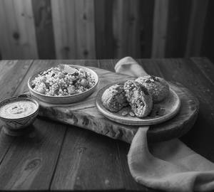 Sabudana Vada [2 Vada] with Farali Khichdi [100 grams]