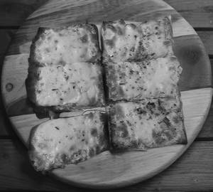 Cheese garlic bread