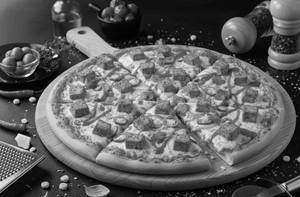 Spicy Paneer Pizza