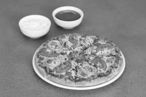 Onion Capsicum Tomato  Pizza