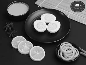 2 Boiled Eggs