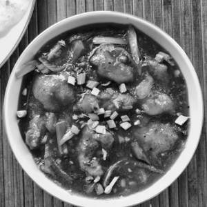 Chicken chilli boneless gravy [8 pieces]
