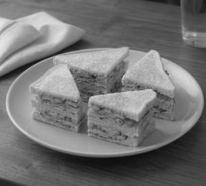 Vegetable Club Sandwich With Egg And Cheese