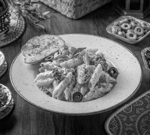 Veg Classic White Sauce Pasta
