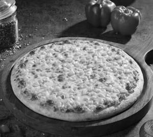 Cheesy Corn Pizza