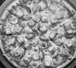 Paneer Capsicum Onion Pizza { Medium }