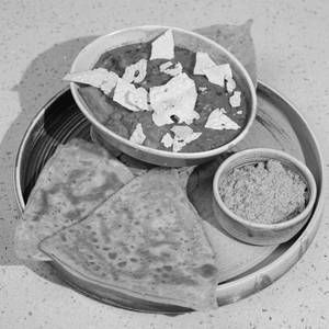 Paneer Papad Ki Sabzi, Namak Ajwain Parantha
