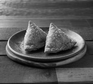 Chicken samosa [2 pieces]