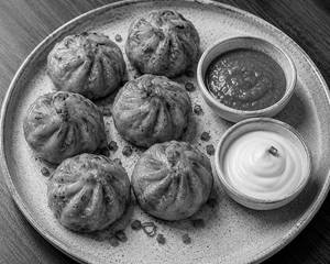 Veg Fried Momos (6 Pcs)