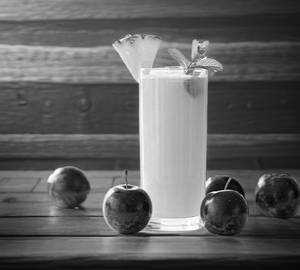 Grapes pineapple mix juice