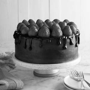 Chocolate Strawberry Premium Cake [500 grams]