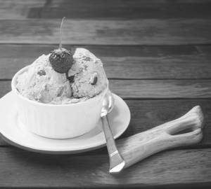 Strawberry ice cream