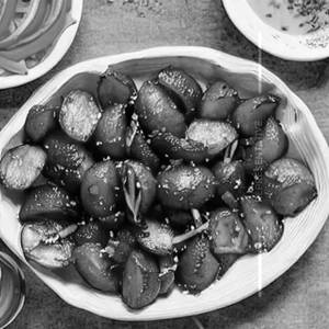 Crispy Hot Garlic Potatoes
