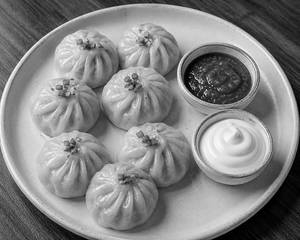 Veg Steamed Momos (6 Pcs)
