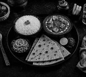 Palak Paneer Mini Thali Meal