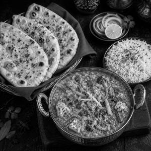 Veg Toofani With 3 Butter Naan With Jeera Rice Half