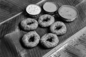 Palak Medu Wadai
