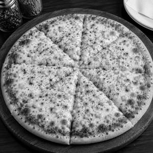 Golden cheese pizza [medium]