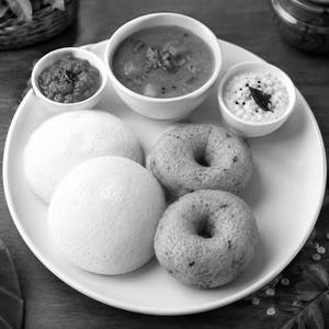 Idli [2pc] + Vada [2pc]