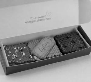 Festive Gift Hamper [Assorted Box Of Brownies 3 Pcs]