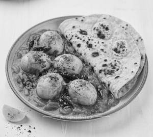 Egg Rassa + Tandori Roti (2 pieces)