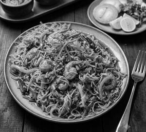 Prawns Schezwan Noodles