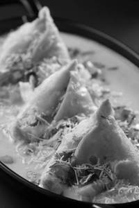 Kadhi samosa